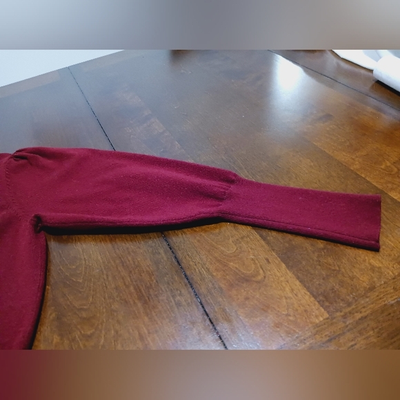 Crimson Puff Sleeve Sweater - Picture 4 of 4
